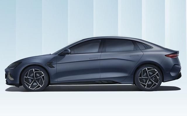 Neu BYD Seal Design 230 kW (313 PS) 2025 Atlantis grey metallic Limousine