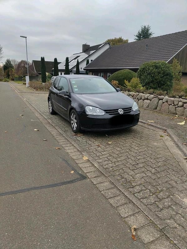 Schwarz Gebraucht 2004 VW Golf V Sportline Kleinwagen | 900 € (Guter Preis) - Bild 1/3
