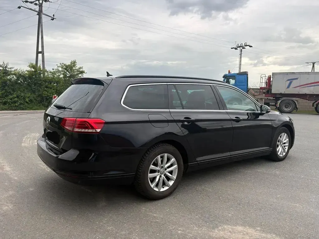 Gebraucht VW Passat Comfortline 150 PS (110 kW) 2018 Schwarz Kombi