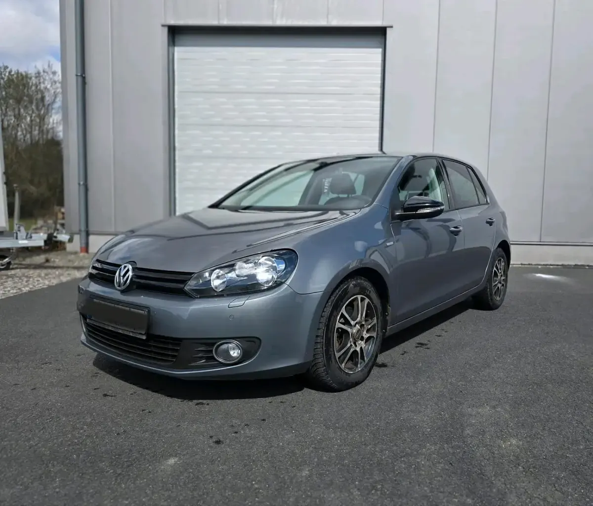 Gebraucht VW Golf VII Match 105 PS (77 kW) 2012 Grau Limousine