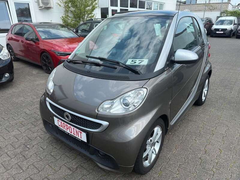 Braun Gebraucht 2013 Smart ForTwo Coupé Coupé | 6.450 € (Etwas zu teuer) - Bild 1/4