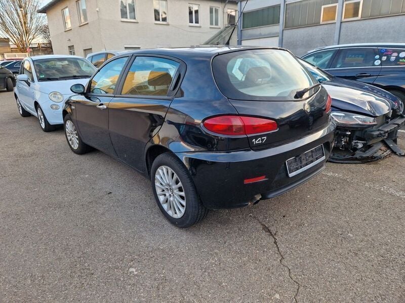 Gebraucht Alfa Romeo 147 105 PS (77 kW) 2008 Schwarz Kleinwagen