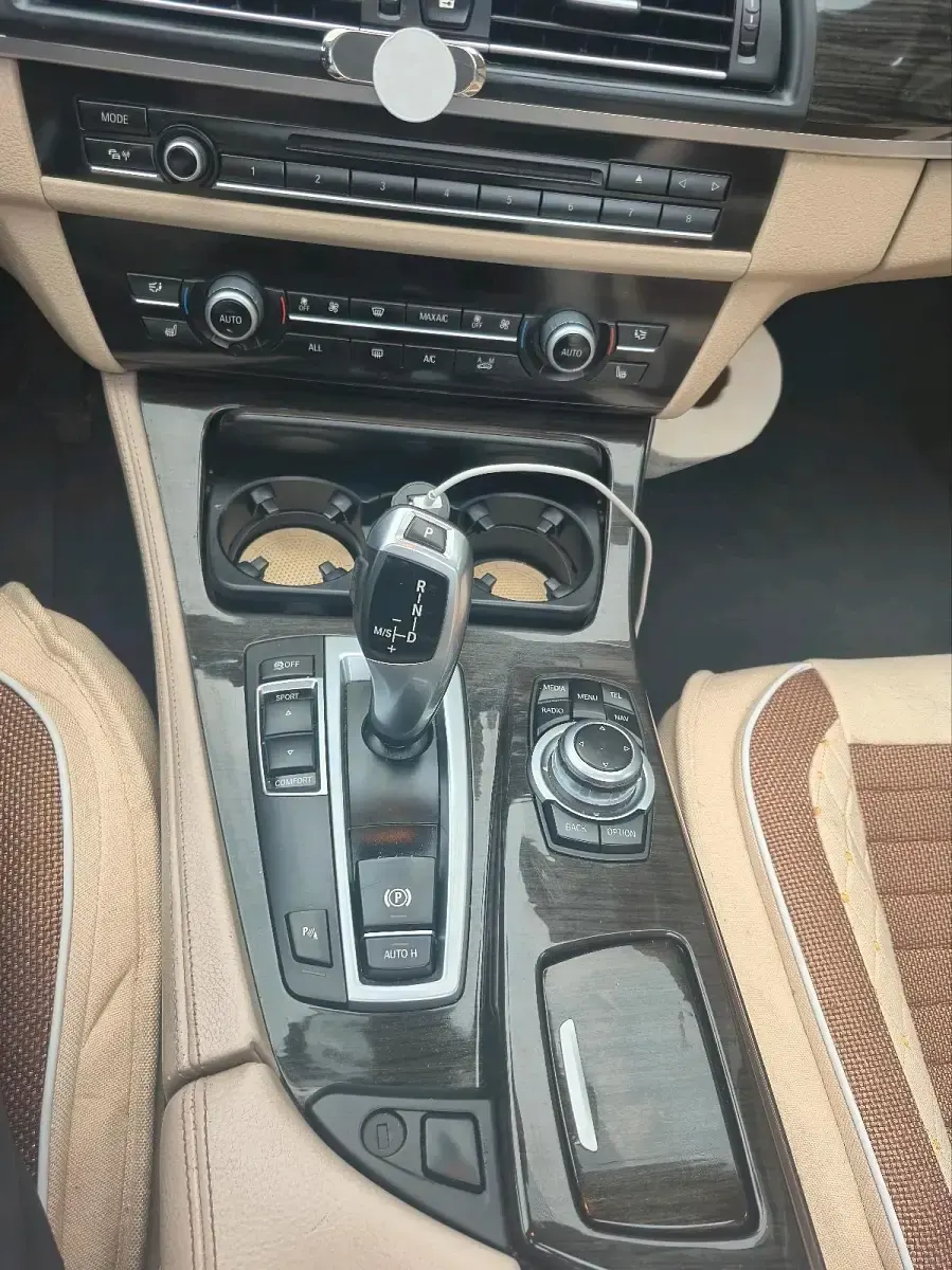 Gebraucht BMW 525 M Sport 218 PS (160 kW) 2013 Grau Limousine