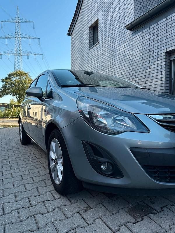 Grau Gebraucht 2015 Opel Corsa Kleinwagen | 2.250 € (Superpreis) - Bild 1/4