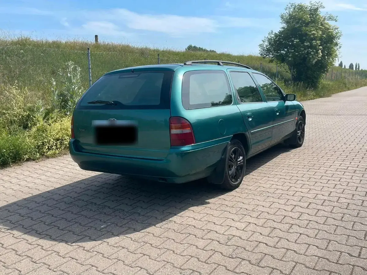 Gebraucht Ford Mondeo 115 PS (84 kW) 2000 Grün Kombi