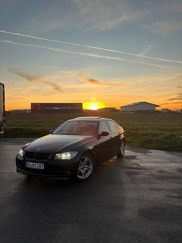 Schwarz Gebraucht 2006 BMW 320 Limousine | 8.000 € - Bild 1/4