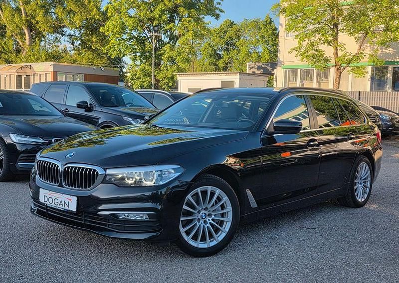 Black sapphire Gebraucht 2017 BMW 540 Kombi | 29.900 € (Superpreis) - Bild 1/4