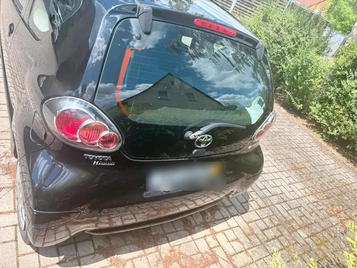 Gebraucht Toyota Aygo 68 PS (50 kW) 2013 Schwarz Kleinwagen