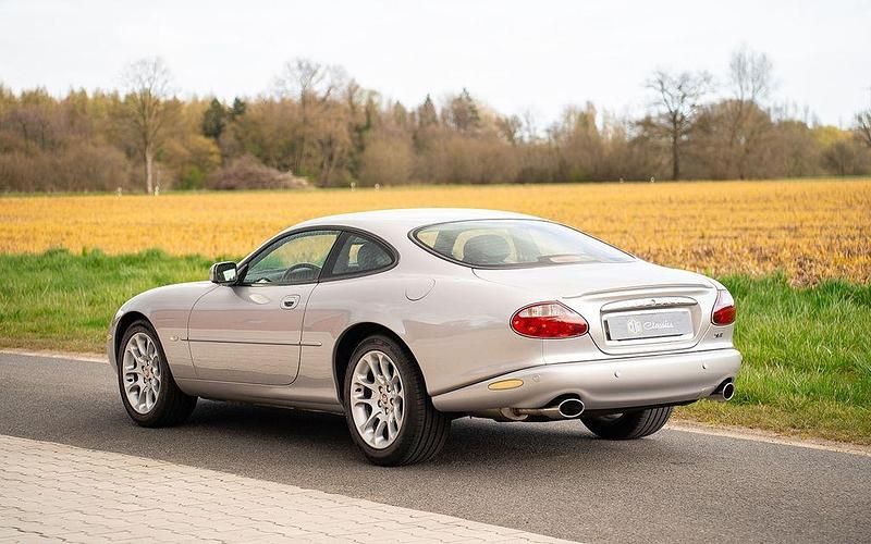 Gebraucht Jaguar XKR 363 PS (266 kW) 2001 Silber Coupé