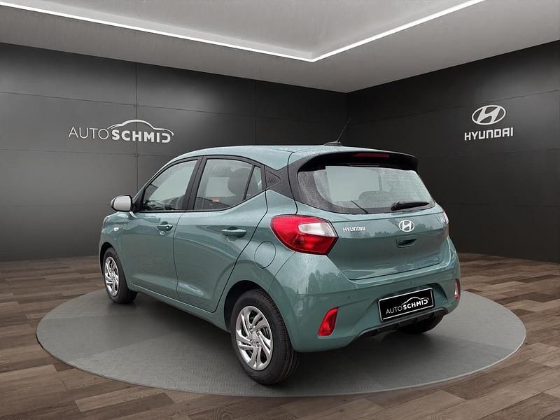 Gebraucht Hyundai i10 Select 63 PS (46 kW) 2025 Grün Kleinwagen