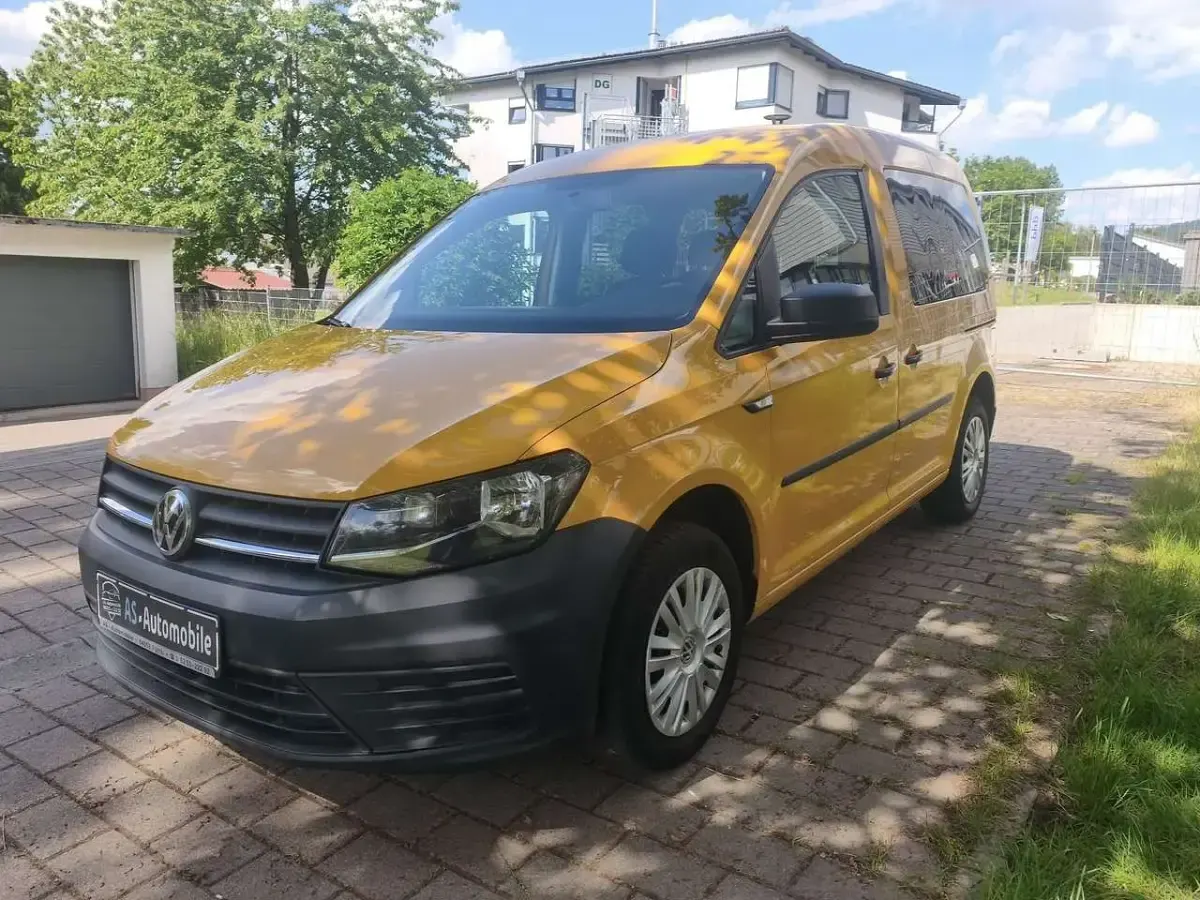 Gebraucht VW Caddy 102 PS (75 kW) 2018 Gold Van / Kleinbus