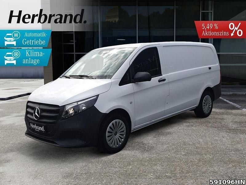 Weiß Gebraucht 2024 Mercedes Vito Van / Kleinbus | 40.341 € - Bild 1/4