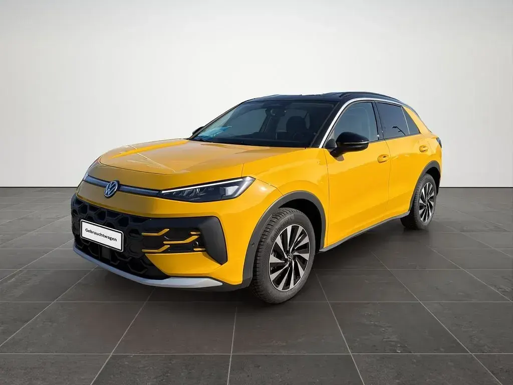 Gebraucht VW T-Roc Cabriolet Life 150 PS (110 kW) 2025 Canary yellow SUV