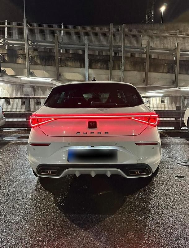 Gebraucht Cupra Leon 245 PS (180 kW) 2021 Weiß Kleinwagen