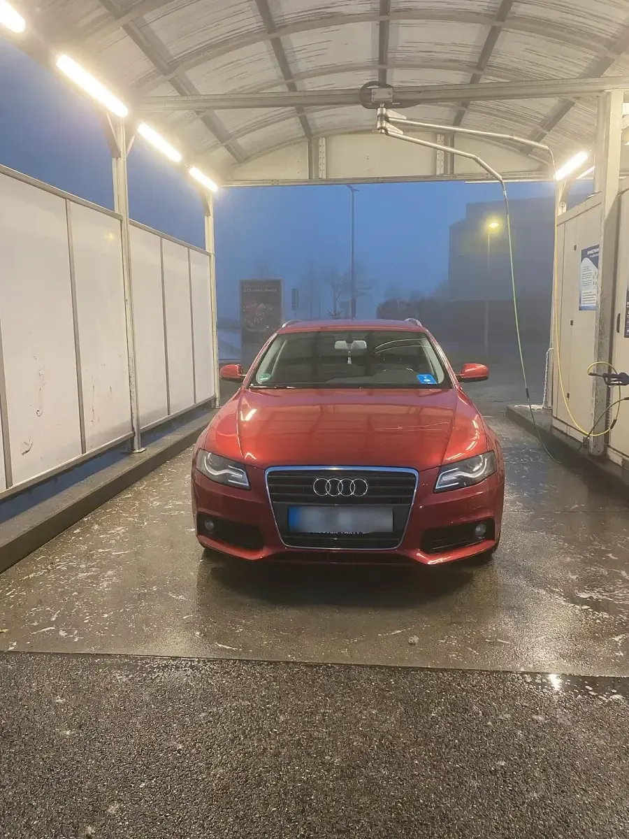 Gebraucht Audi A4 177 PS (130 kW) 2011 Rot Limousine