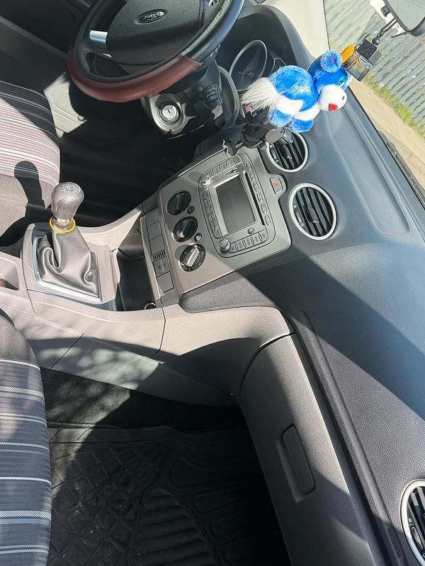 Gebraucht Ford Focus 110 PS (80 kW) 2009 Grau Kombi