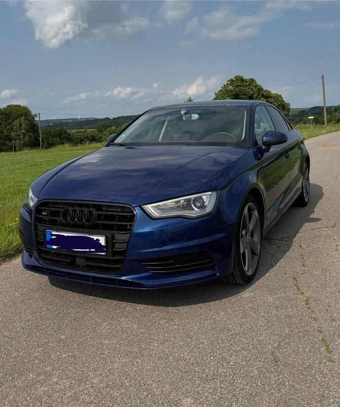Blau Gebraucht 2014 Audi A3 Advanced Limousine | 14.100 € (Teuer) - Bild 1/4