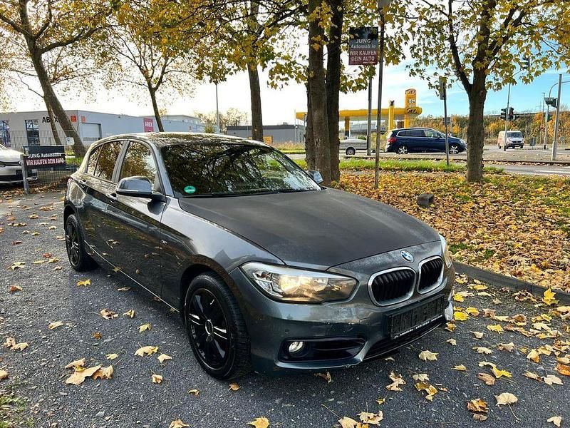 Grau Gebraucht 2015 BMW 118 Sport Line Kleinwagen | 7.999 € (Superpreis) - Bild 1/4