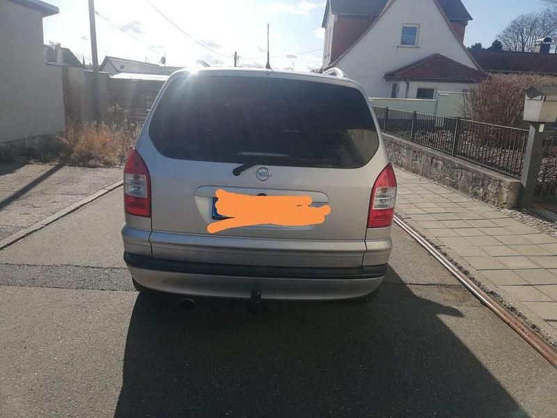 Gebraucht Opel Zafira 101 PS (74 kW) 2005 Silber Van / Kleinbus
