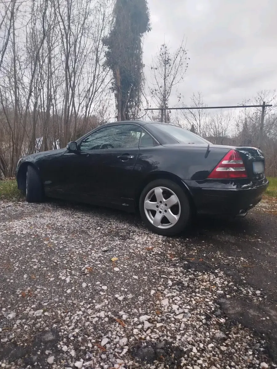 Gebraucht Mercedes SLK230 197 PS (144 kW) 2000 Schwarz Cabrio