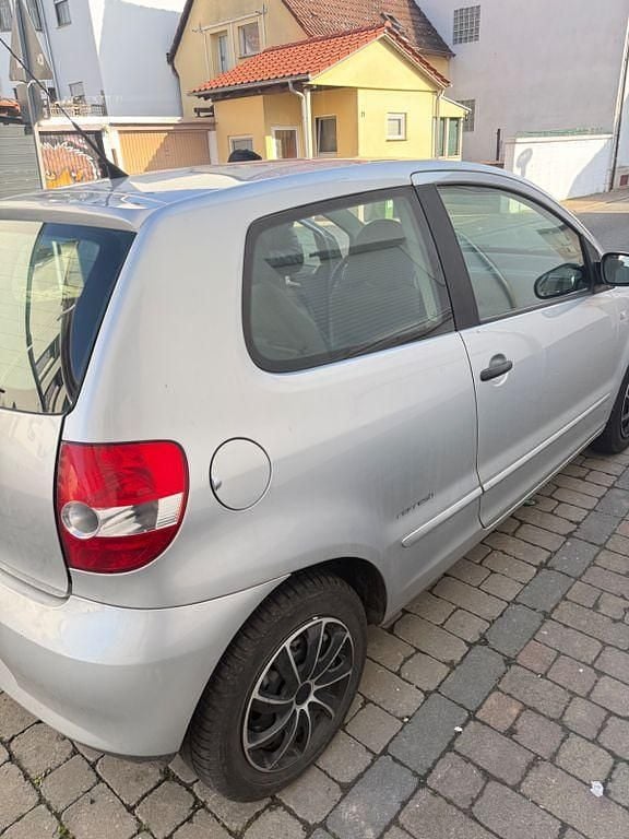 Gebraucht VW Fox 54 PS (39 kW) 2008 Silber Kleinwagen