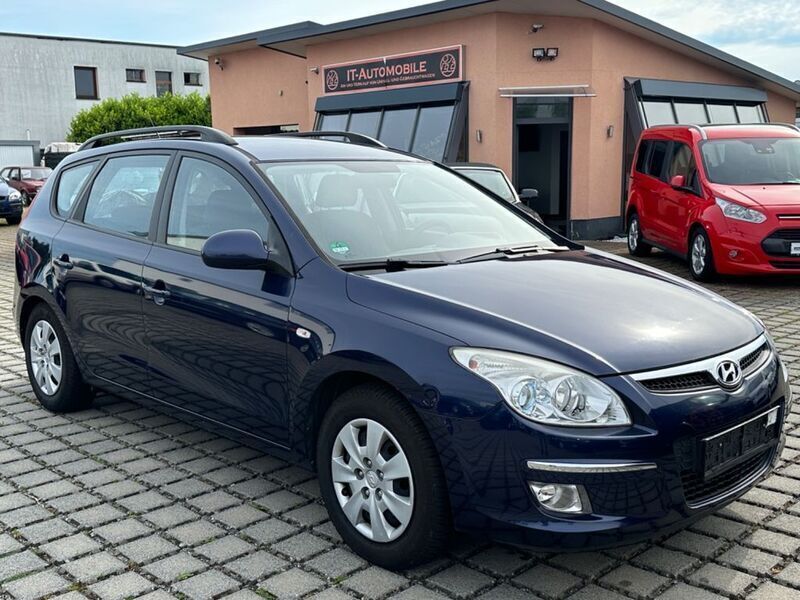 Blau Gebraucht 2009 Hyundai i30 Comfort Kombi | 1.200 € - Bild 1/4