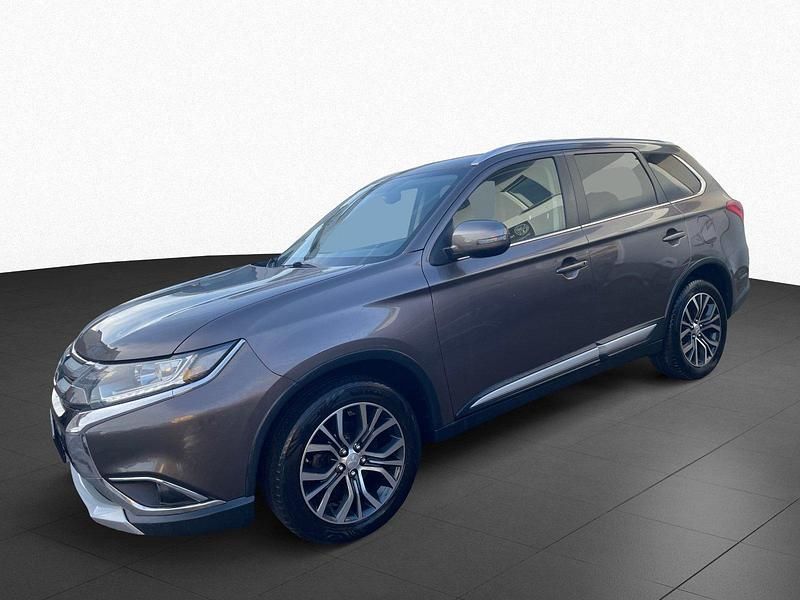 Gebraucht Mitsubishi Outlander Plus 150 PS (110 kW) 2015 Braun SUV