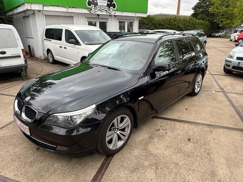 Schwarz Gebraucht 2009 BMW 520 Lifestyle Kombi | 3.699 € (Superpreis) - Bild 1/4