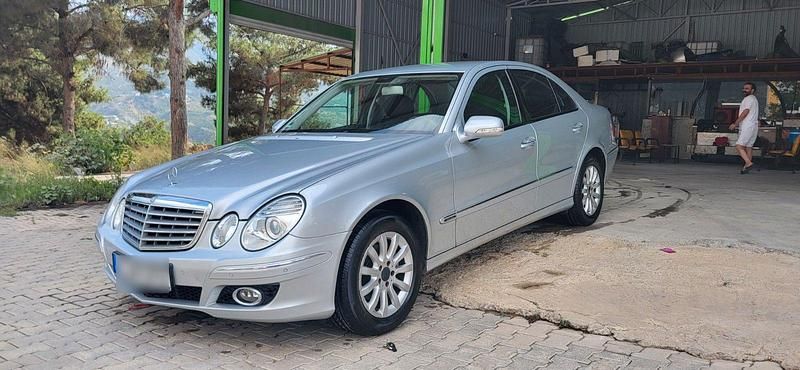 Silber Gebraucht 2008 Mercedes 200 Limousine | 6.700 € (Superpreis) - Bild 1/4