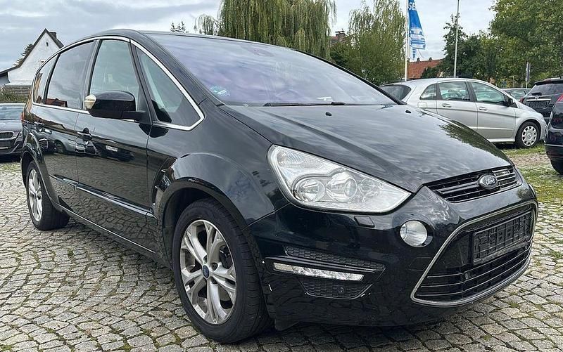 Używany Ford S-MAX Titanium 163 KM (119 kW) 2015 Czarny Minivan