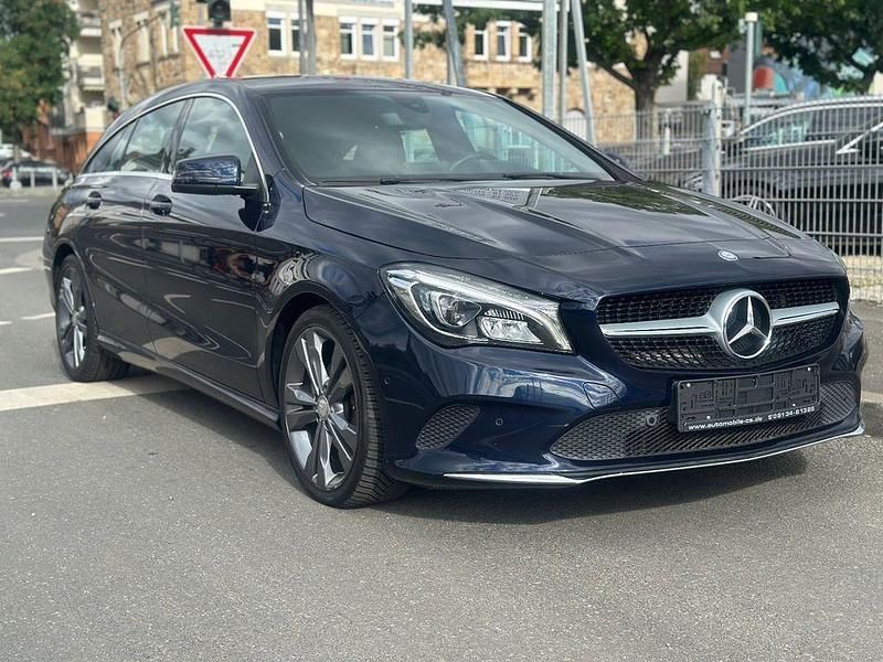 Gebraucht Mercedes CLA200 Shooting Brake 136 PS (100 kW) 2016 Blau Kombi