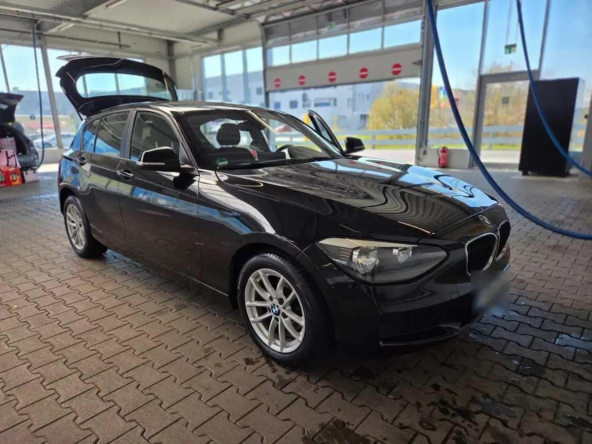 Second-hand BMW 114 102 CP (75 kW) 2012 Negru Hatchback
