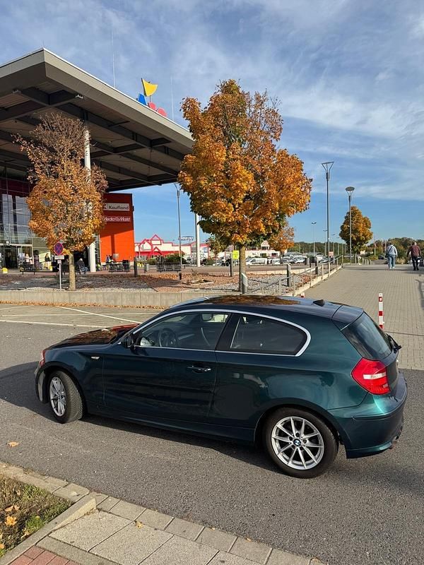 Gebraucht BMW 116 122 PS (89 kW) 2010 Grün Kleinwagen