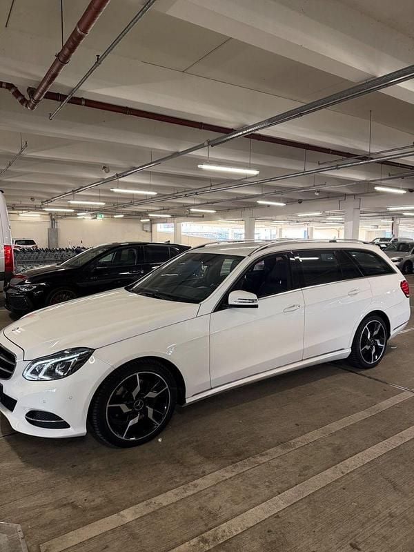 Gebraucht Mercedes E250 Elegance 204 PS (150 kW) 2015 Weiß Kombi