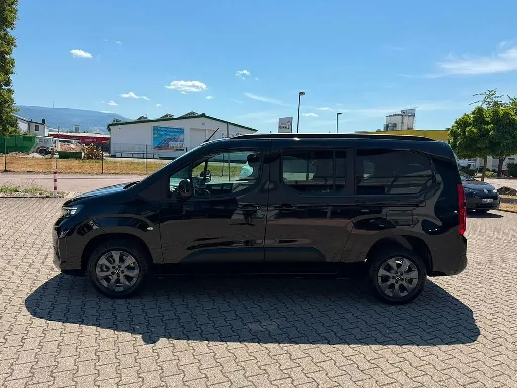 Neu Opel Combo Life Edition 131 PS (96 kW) 2026 Schwarz Van / Kleinbus
