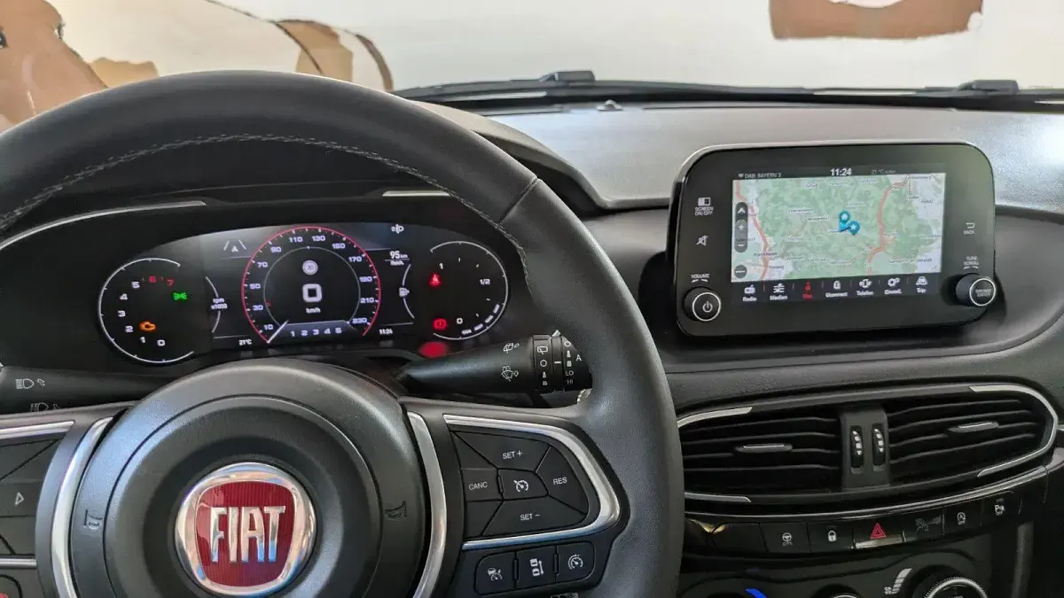 Gebraucht Fiat Tipo Cross 101 PS (74 kW) 2021 Grau Kombi