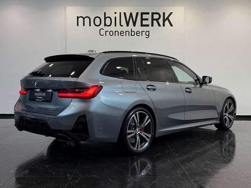Gebraucht BMW 340 374 PS (275 kW) 2024 Skyscraper grau Kombi
