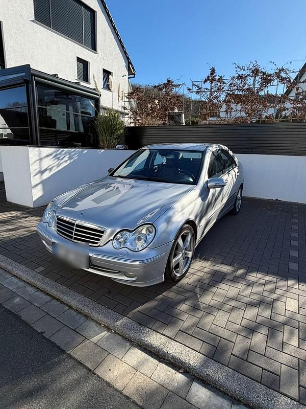 Gebraucht Mercedes C320 225 PS (165 kW) 2005 Silber Limousine
