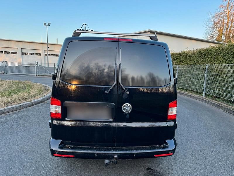 Second-hand VW Transporter 140 CP (102 kW) 2015 Negru Van