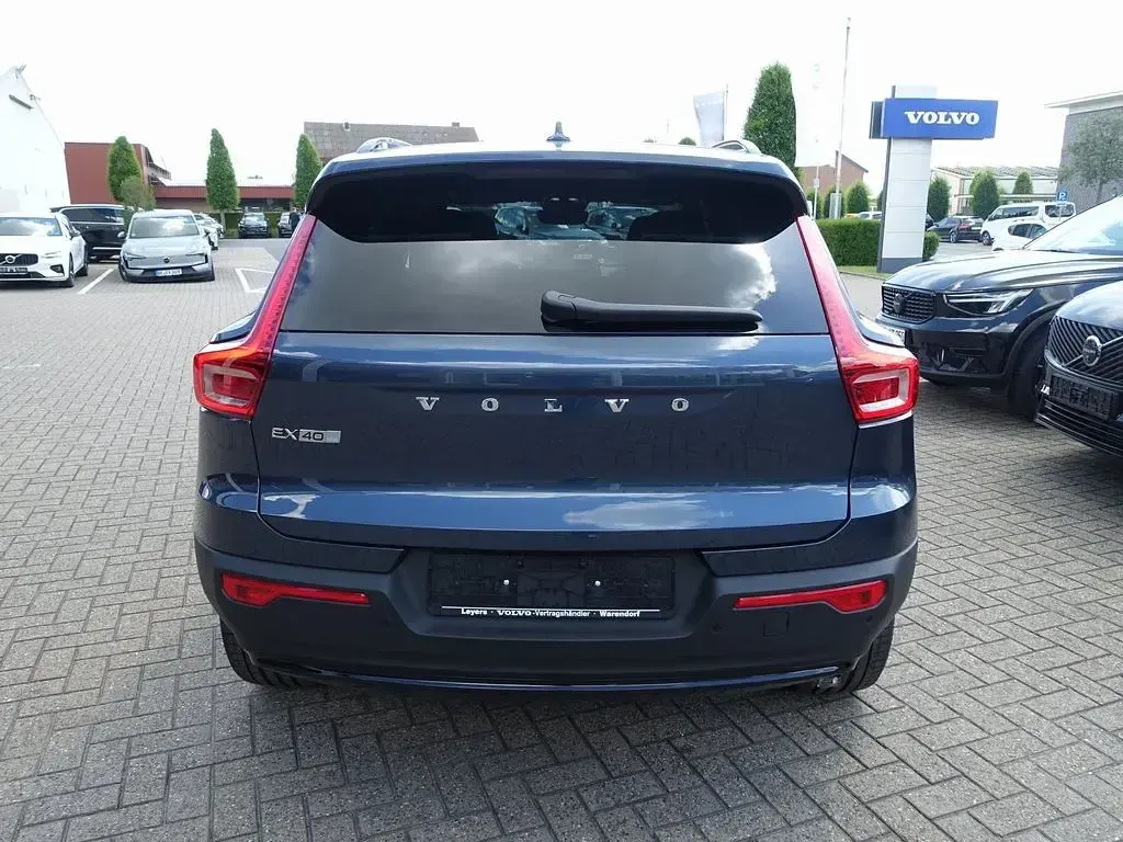 Neu Volvo EX40 Plus 185 kW (252 PS) 2026 Blau SUV