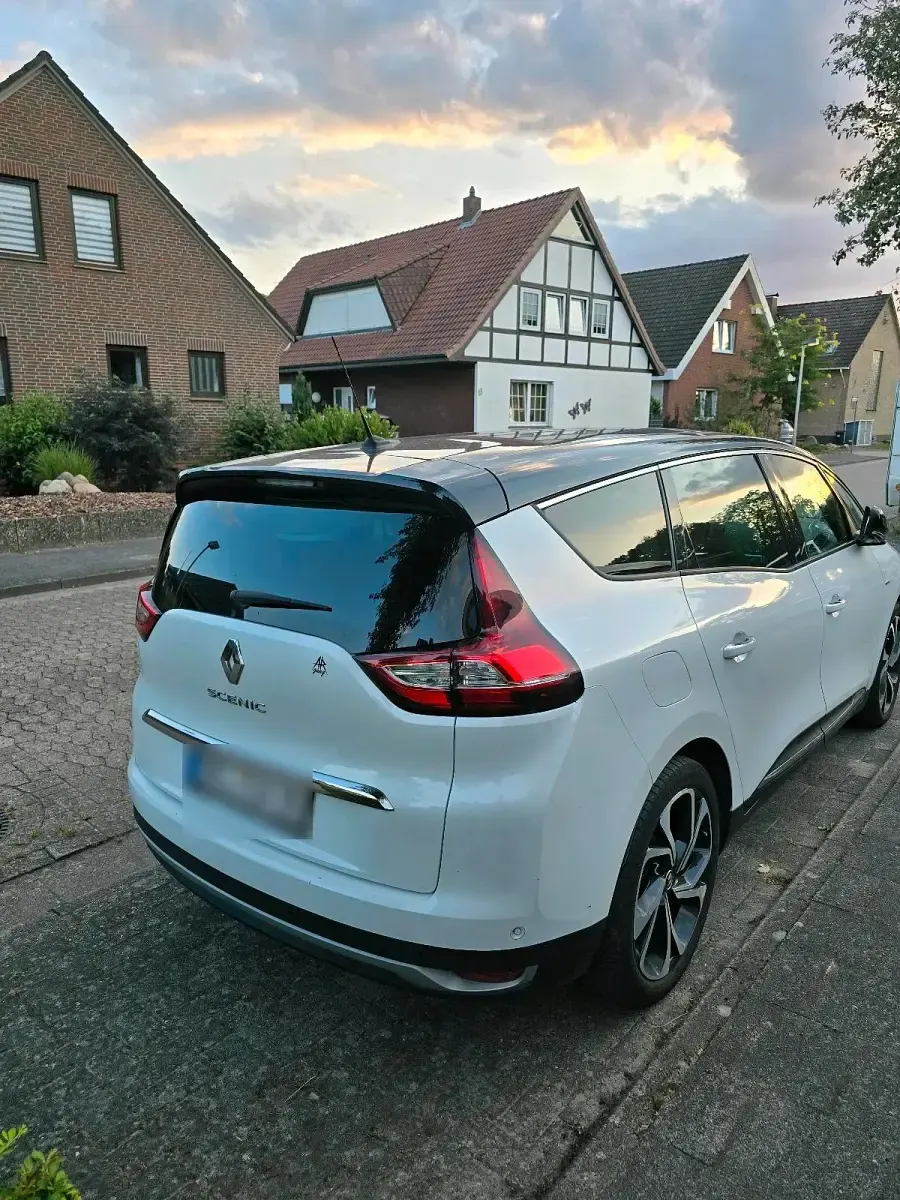 Gebraucht Renault Grand Scénic IV Bose Edition 159 PS (116 kW) 2020 Weiß Van / Kleinbus