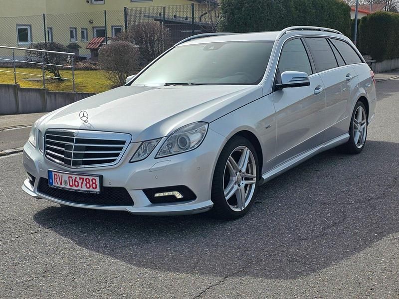 Gebraucht Mercedes E350 231 PS (169 kW) 2010 Silber Kombi