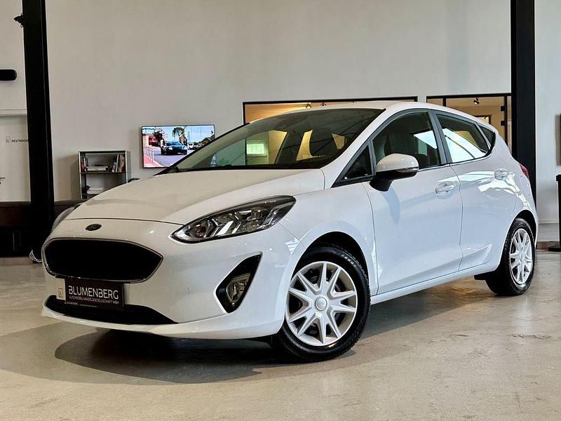 Weiß Gebraucht 2020 Ford Fiesta Cool & Connect Limousine | 12.980 € (Fairer Preis) - Bild 1/4
