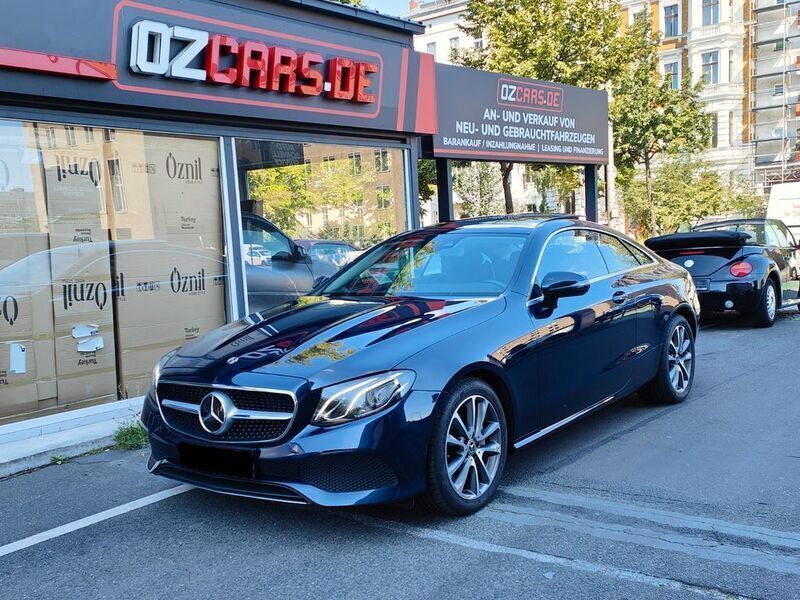 Blau Gebraucht 2018 Mercedes E300 Coupé | 31.990 € (Fairer Preis) - Bild 1/4