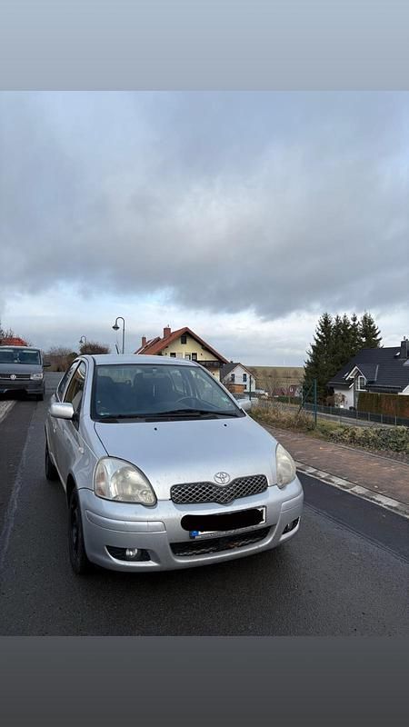 Gebraucht Toyota Yaris 87 PS (63 kW) 2005 Silber Kleinwagen