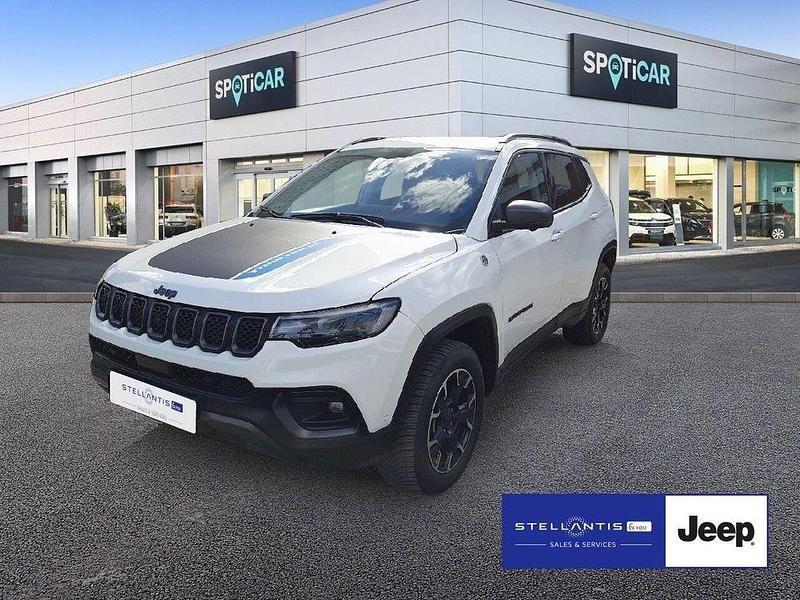 Weiß Gebraucht 2021 Jeep Compass Trailhawk SUV | 21.490 € (Guter Preis) - Bild 1/4