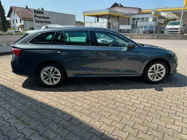 Gebraucht Skoda Octavia Style 110 PS (80 kW) 2021 Grau Kombi
