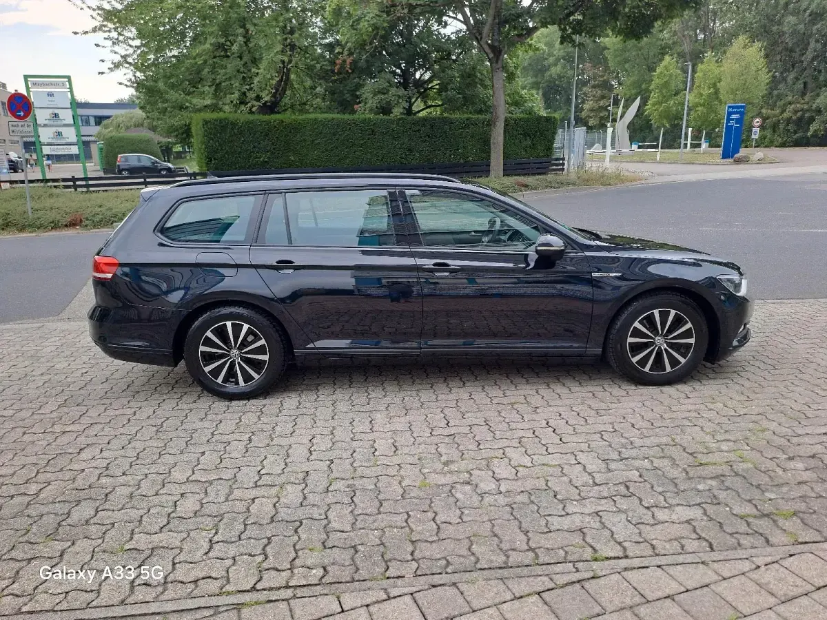 Gebraucht VW Passat Comfortline 120 PS (88 kW) 2017 Schwarz Kombi