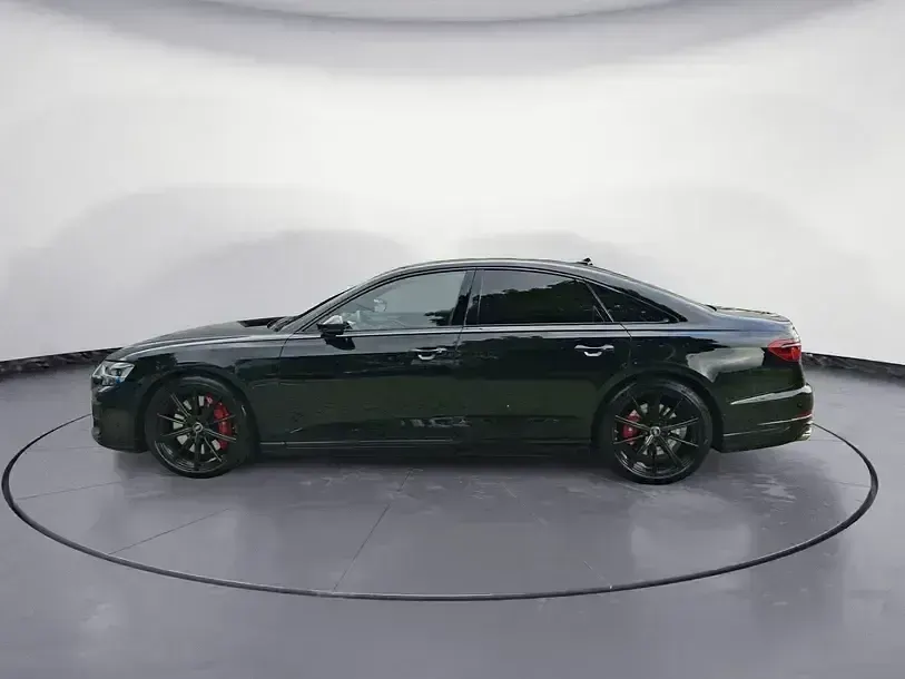 Gebraucht Audi S8 Ambiente 571 PS (419 kW) 2024 Mythosschwarz metallic Limousine