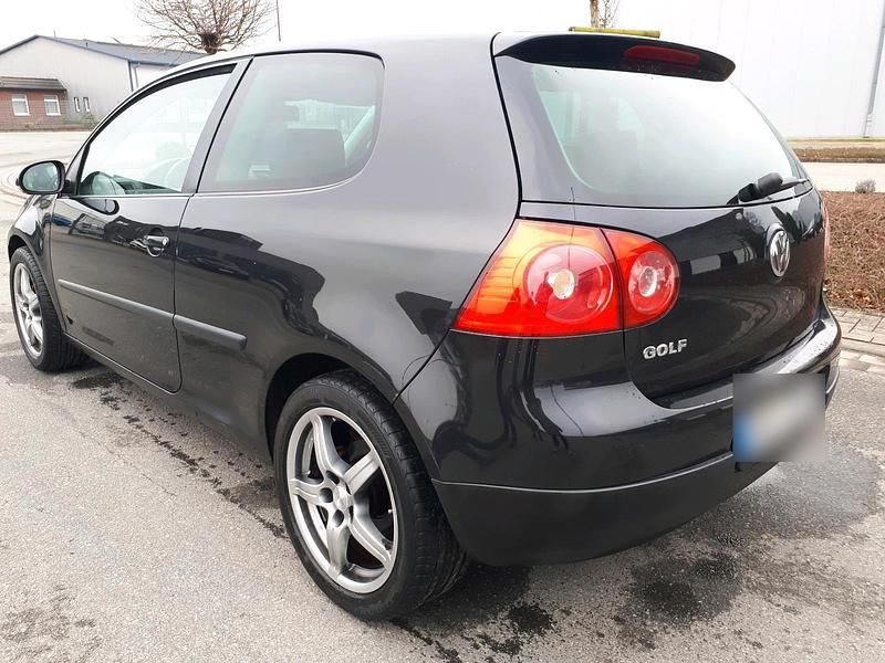 Gebraucht VW Golf V 75 PS (55 kW) 2004 Schwarz Kleinwagen